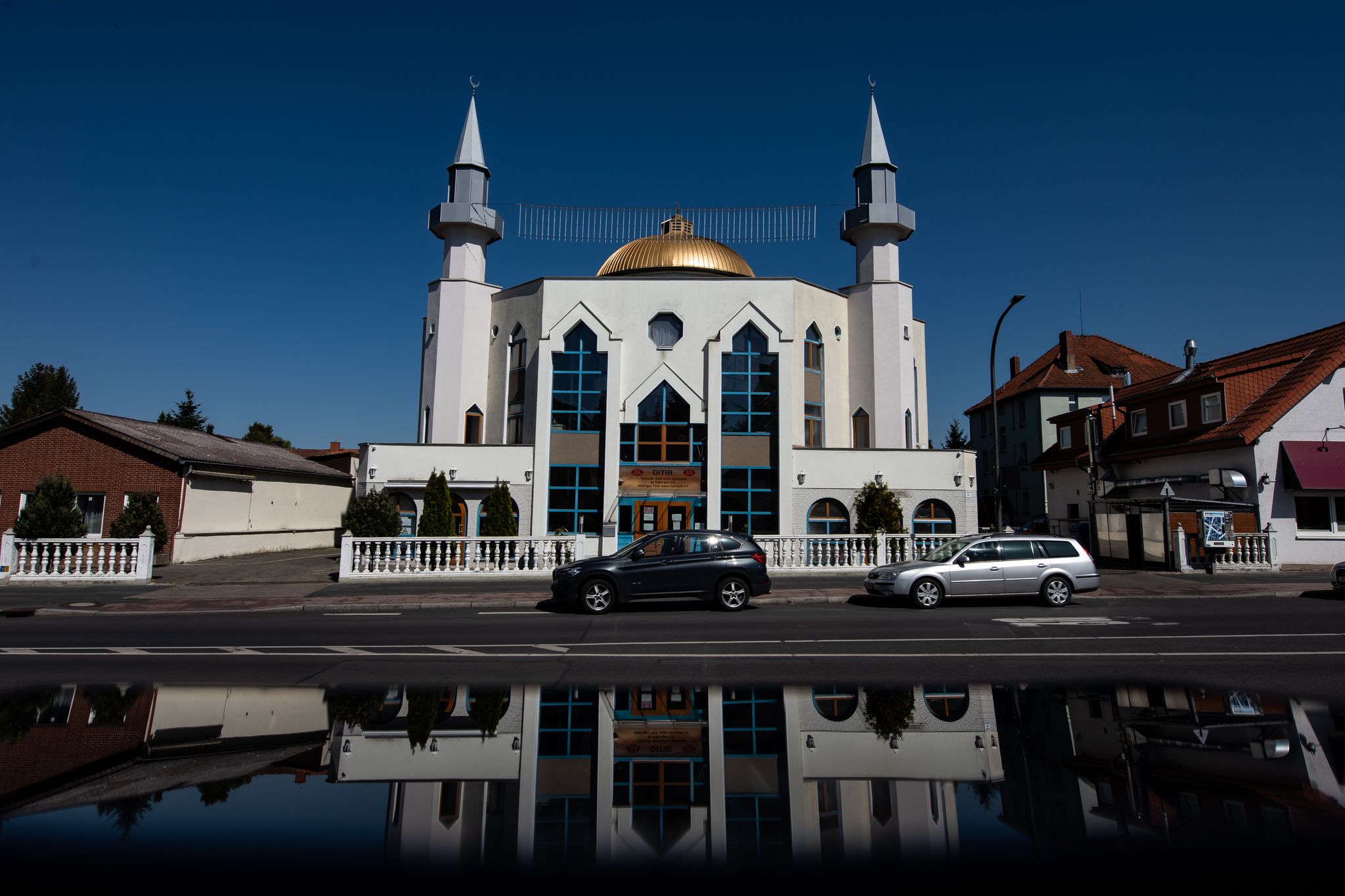 Außenaufnahme Von Der Türkisch-islamischen Ditib-Moschee In Göttingen.