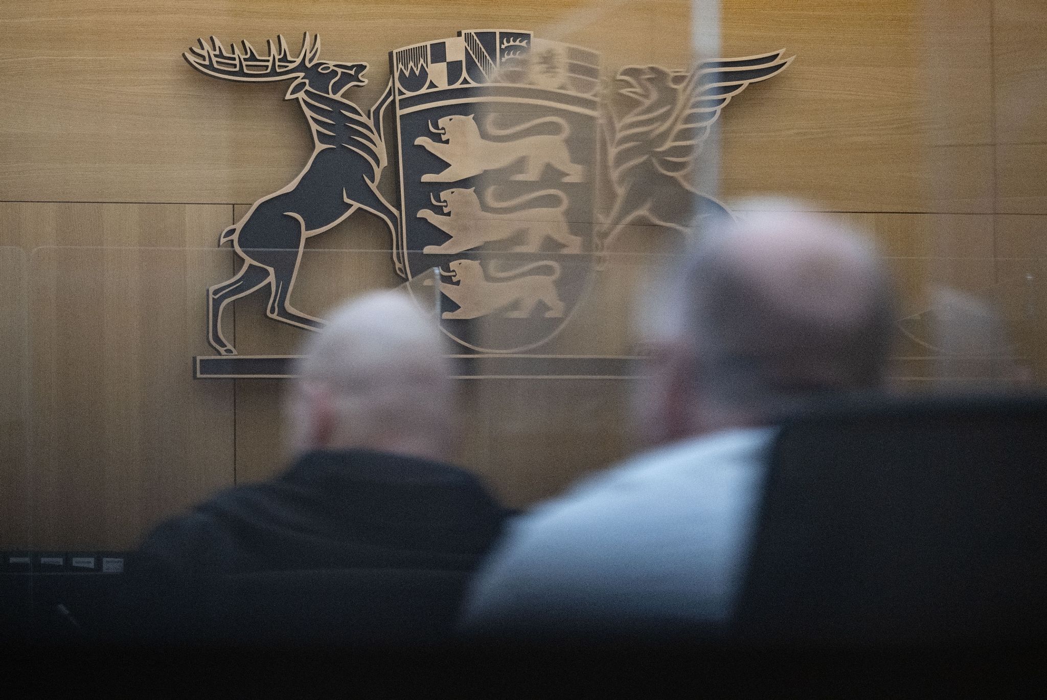 Elf Angeklagte Müssen Sich Wegen Gründung, Mitgliedschaft Und Unterstützung Der Mutmaßlichen Terrorgruppe «Gruppe S.» Vor Dem Oberlandesgericht In Stuttgart Verantworten.
