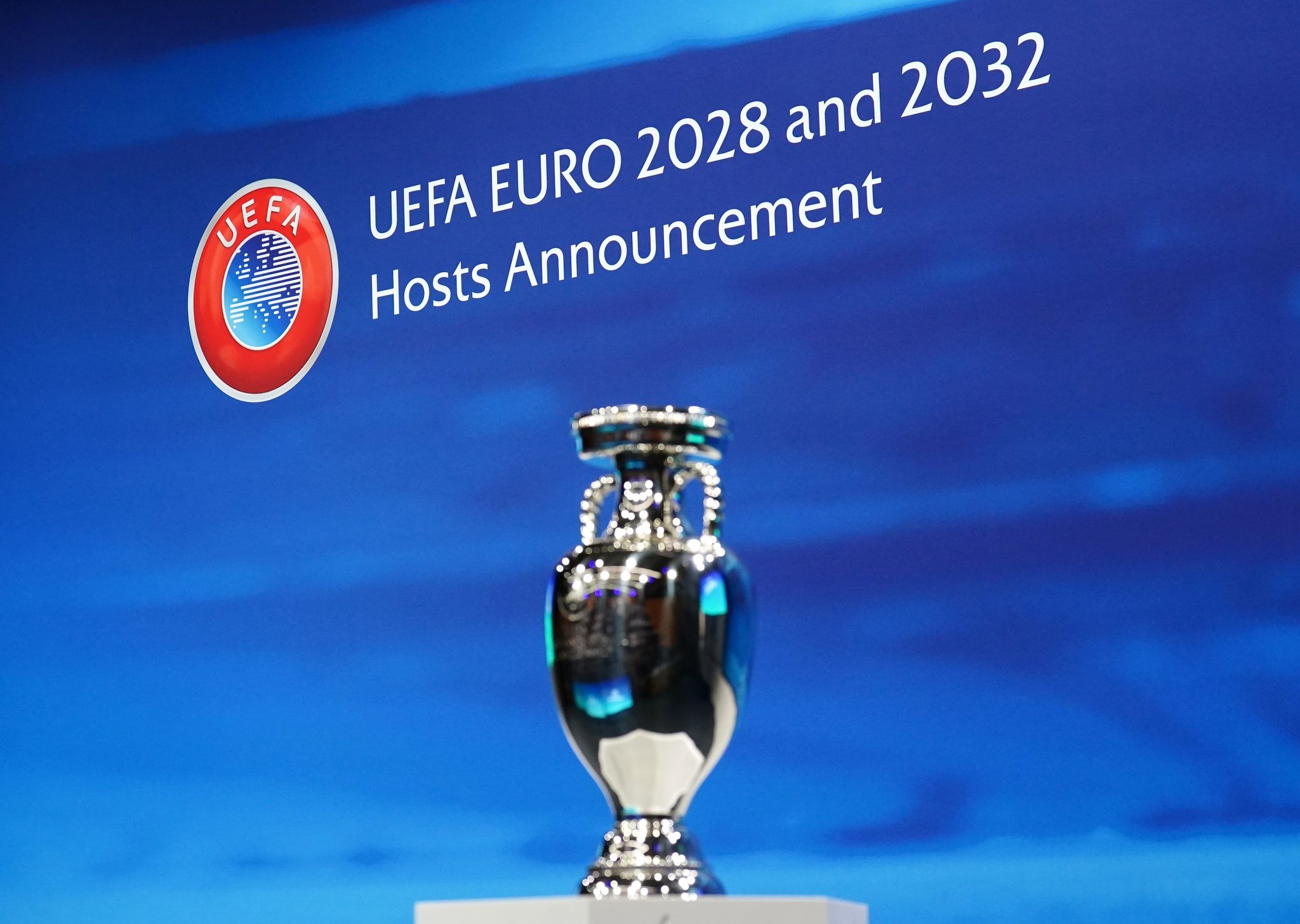 Die Gastgeber Der Fußball-Europameisterschaften Für 2028 Und 2032 Stehen Fest.