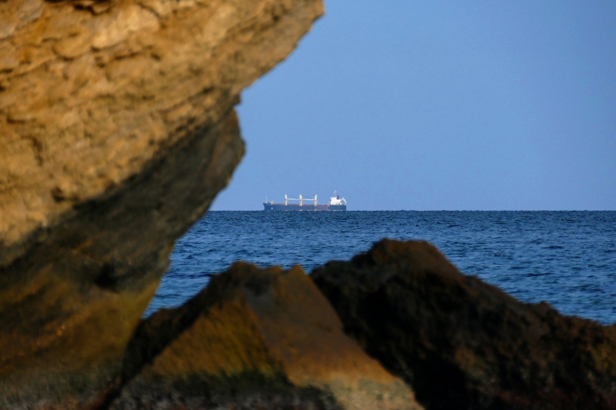 Ein Containerschiff Erreicht Odessa.