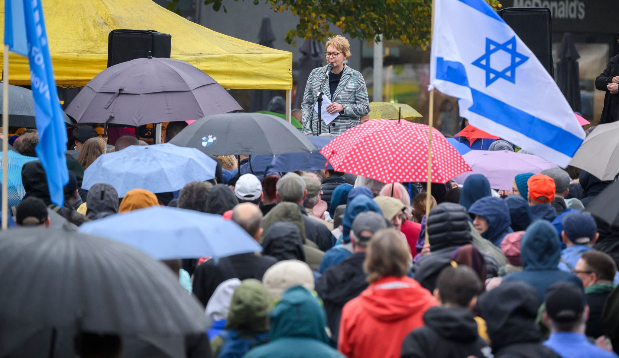 Daniela Behrens (SPD), Innenministerin Niedersachsen, Spricht Bei Einer Solidaritätskundgebung.