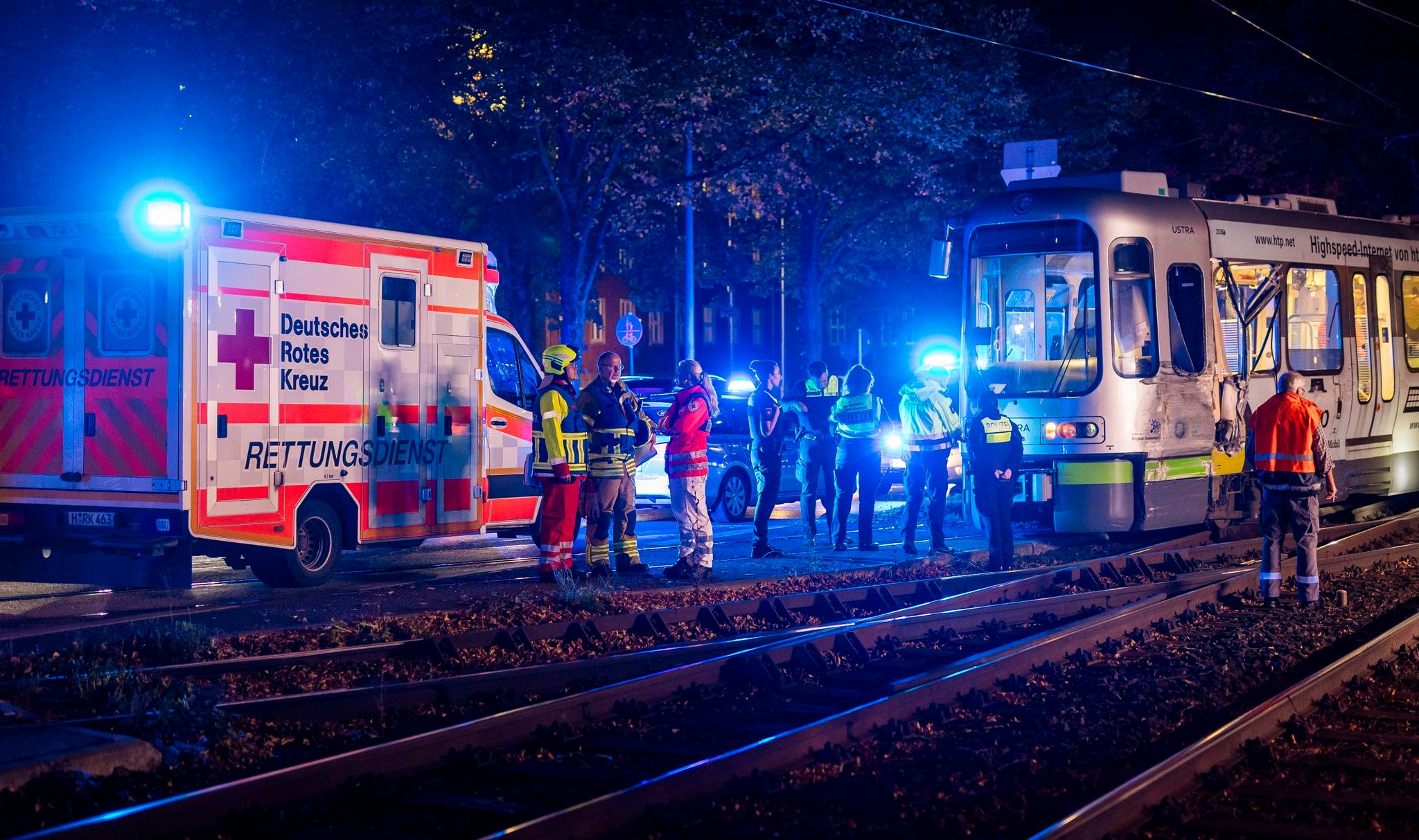 Einsatzkräfte Im Einsatz.