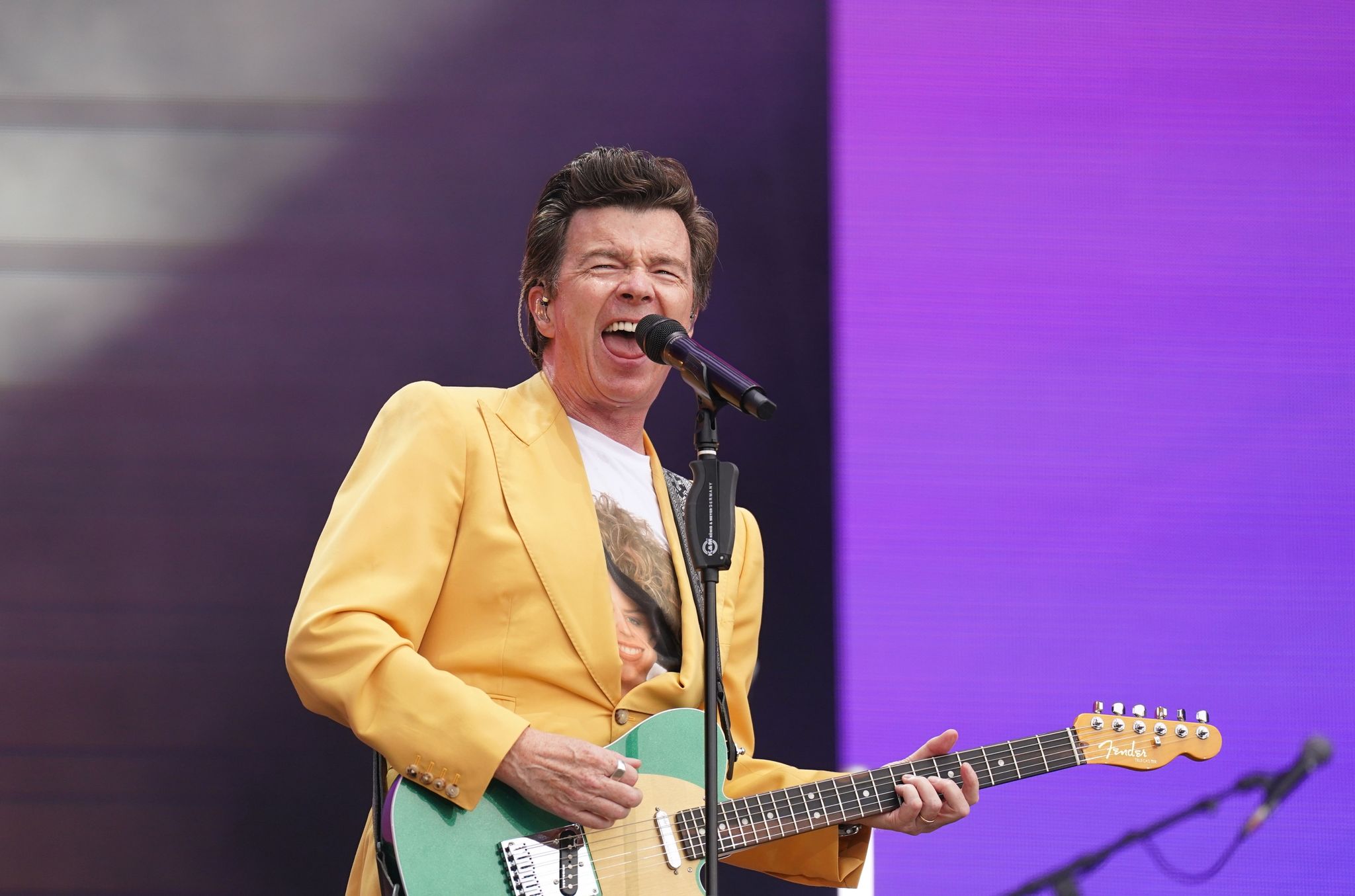 Rick Astley Singt Im Victoria Park In Leicester.