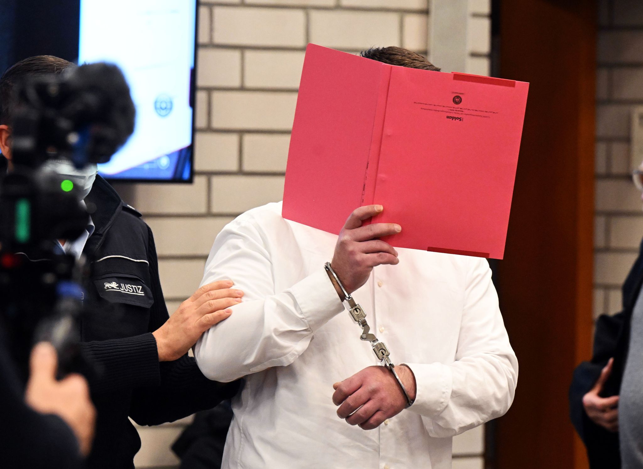 Grausamer Tod Eines Mädchens – Mörder Bleibt Hinter Gittern