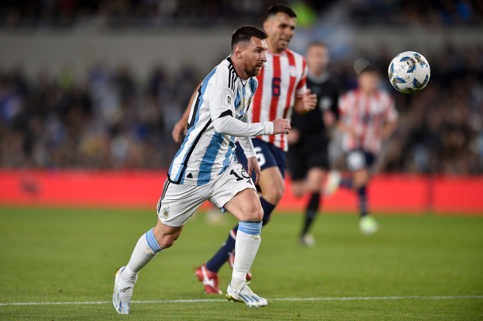 Argentiniens Superstar Lionel Messi Wurde In der 53. Minute Eingewechselt.