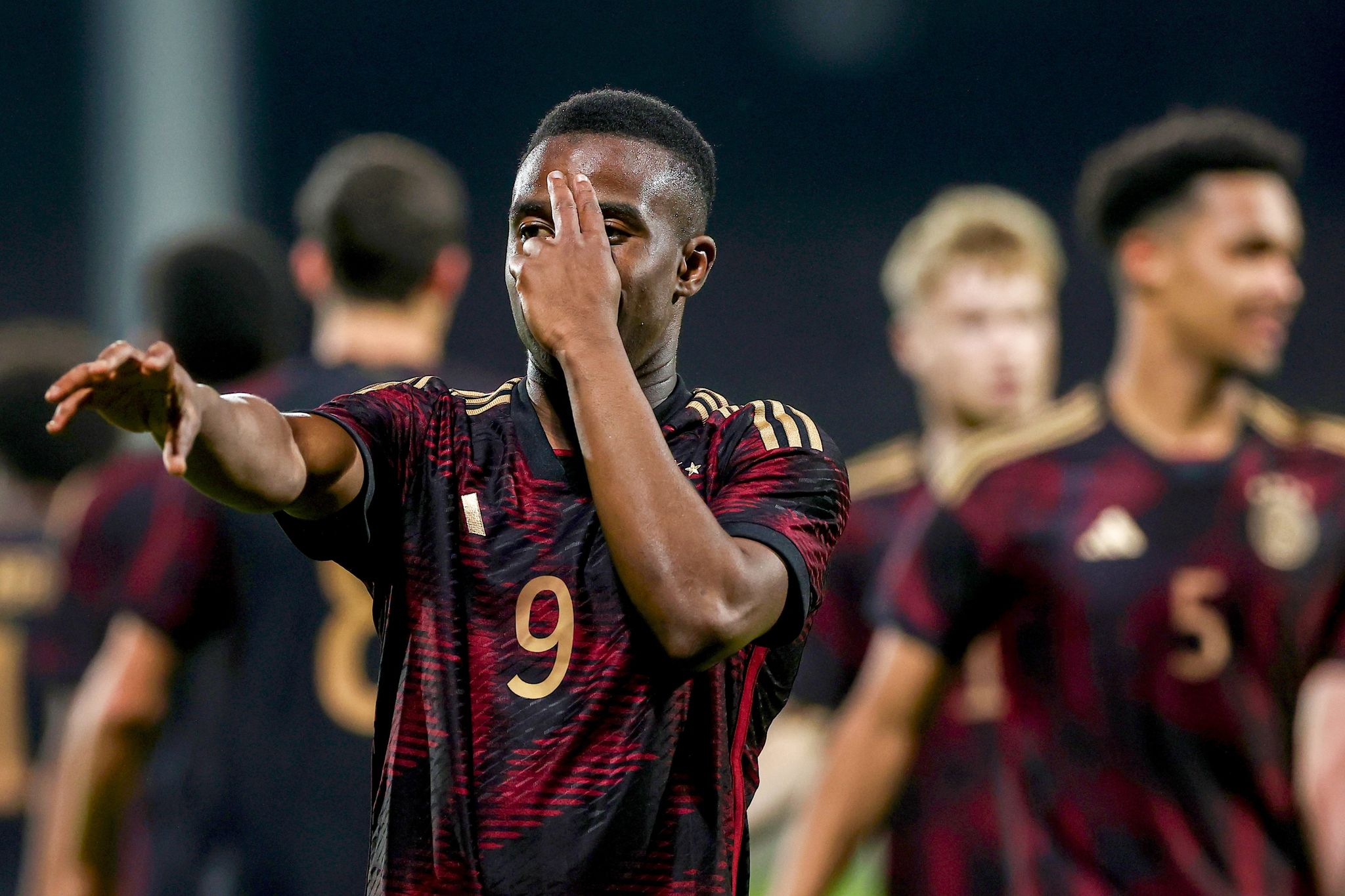Deutschlands Youssoufa Moukoko Profitierte Bei Seinem Zweiten Tor Von Einem Patzer Des Bulgarischen Torhüters.
