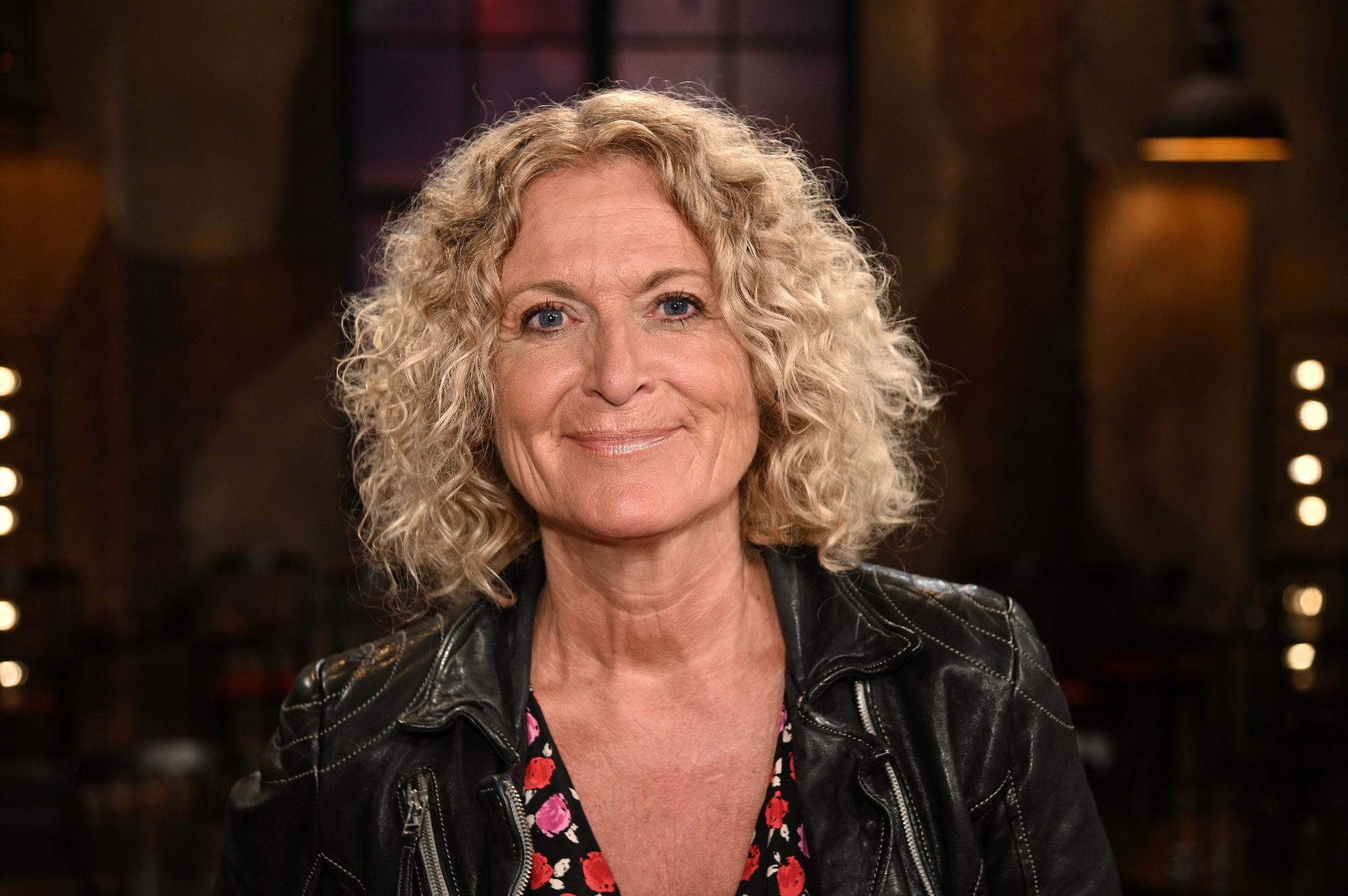 Die Autorin Susanne Fröhlich Steht Nach Der Aufzeichnung Der WDR Talkshow «Kölner Treff» Im Studio (2019).