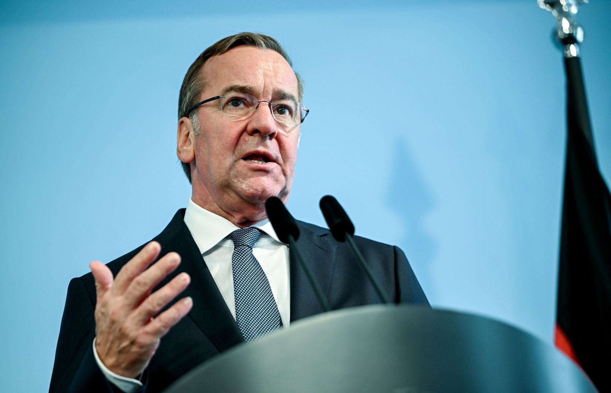 Verteidigungsminister Boris Pistorius Bekräftigt Pläne Für Einen Schnellen Ausbau Des Fliegerhorstes Holzdorf.
