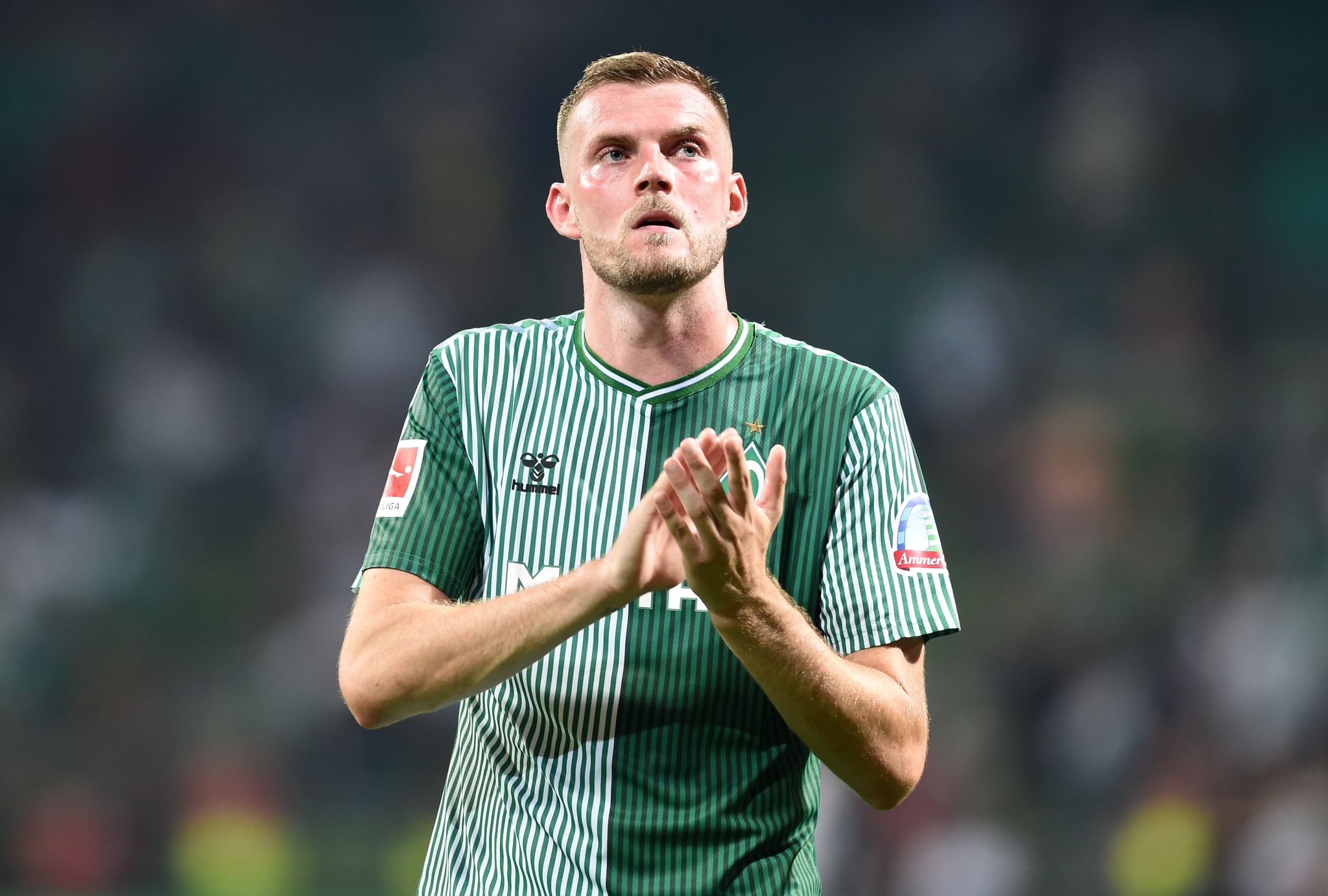 Werder Bremens Angreifer Marvin Ducksch Hat Die Geplante Rückholaktion Der Dortmunder Nationalspieler Per Privatjet Begrüßt.