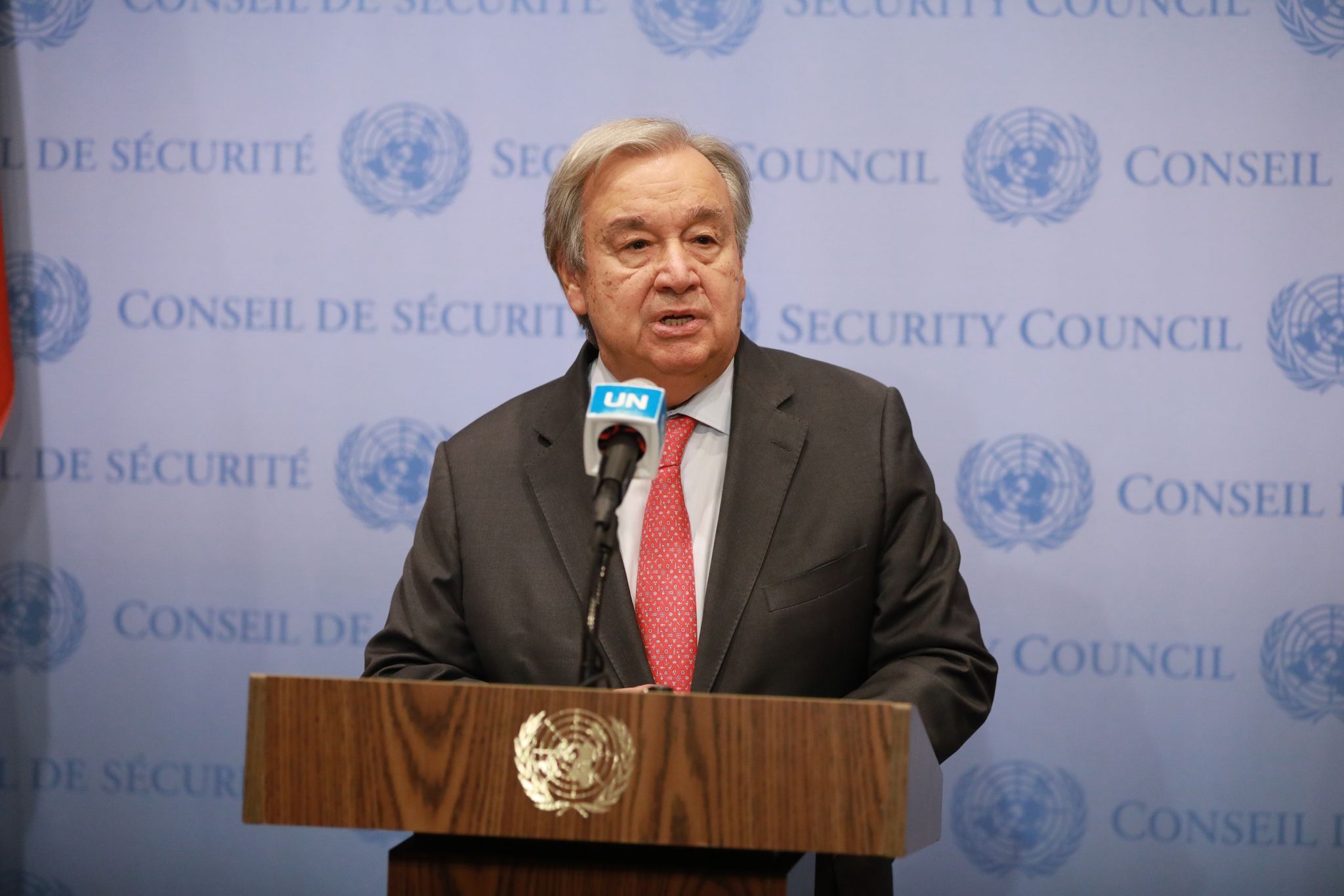 «Ich Rufe Zu Einer Sofortigen Feuerpause Auf», Sagt UN-Generalsekretär António Guterres.