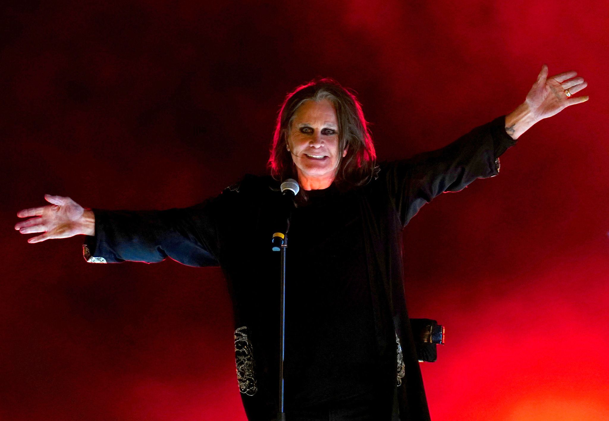 Nass Auf Der Bühne? Rockstar Ozzy Osbourne Kennt Sich Damit Aus.