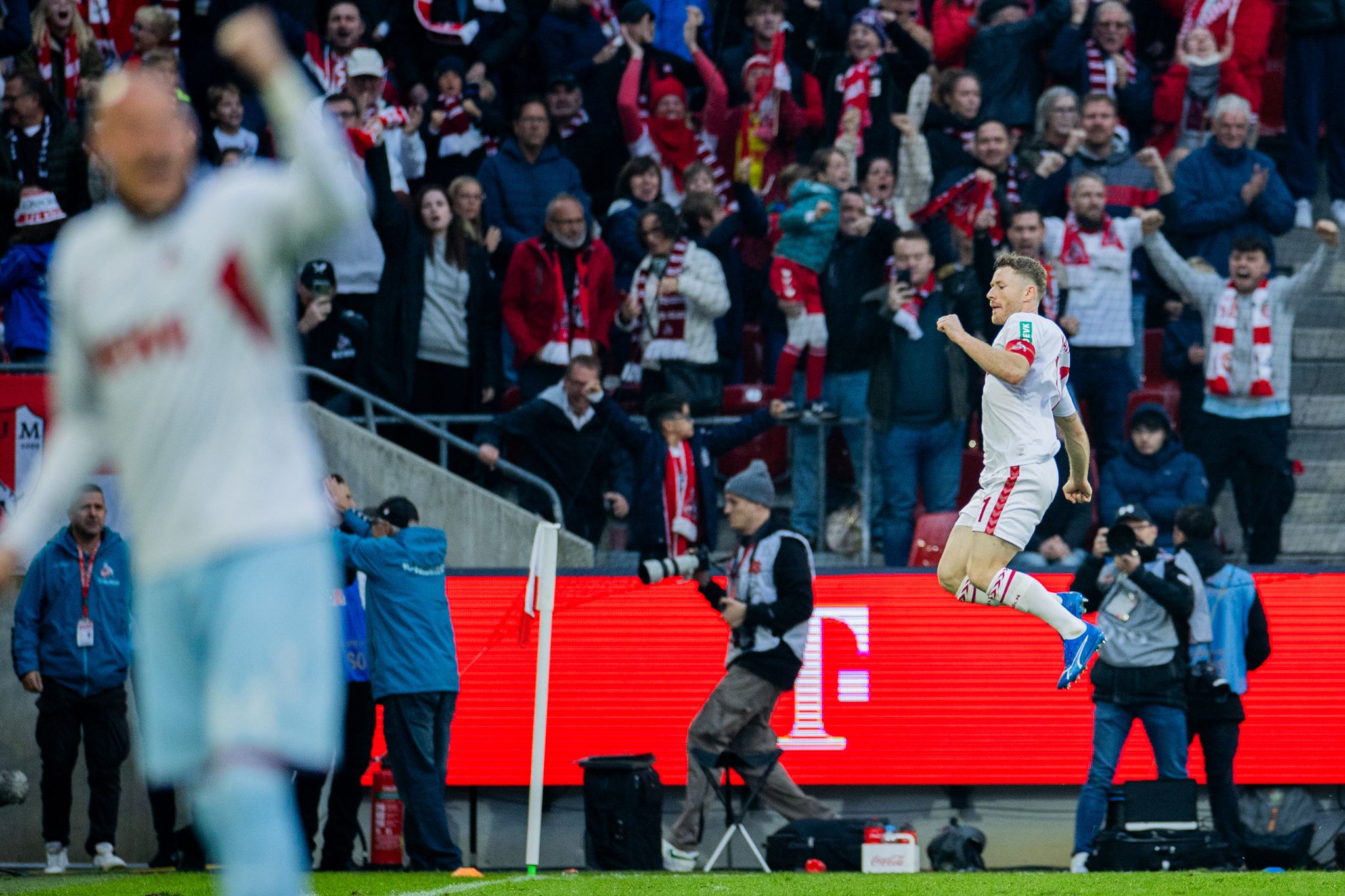 Florian Kainz Jubelt Nach Seinem Elfmetertreffer Zum 2:1 Für Den 1. FC Köln.