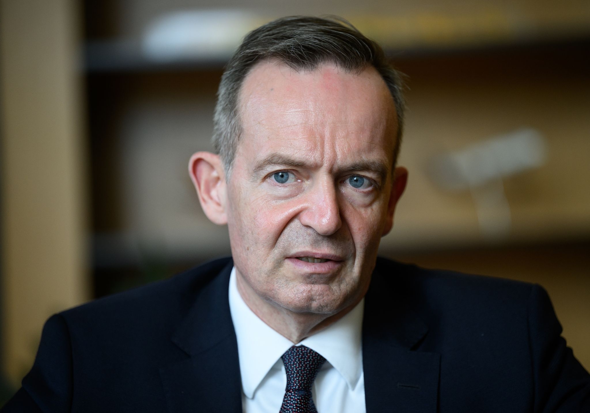 Volker Wissing Im Interview Mit Der Dpa In Seinem Büro Im Bundesministerium.