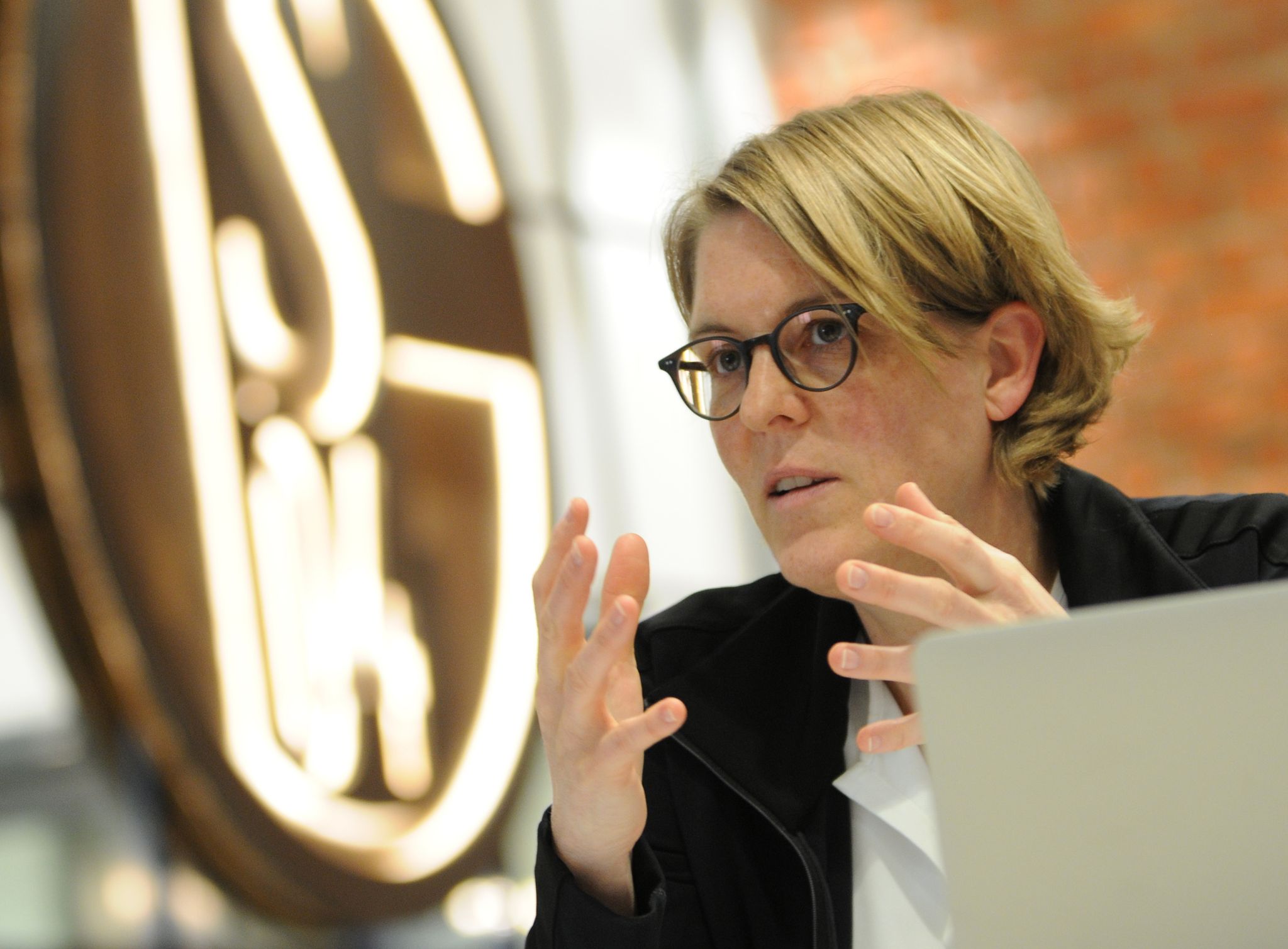 Die Finanzvorständin Von Schalke 04, Christina Rühl-Hamers, Konnte Ein Positives Ergebnis Verkünden.