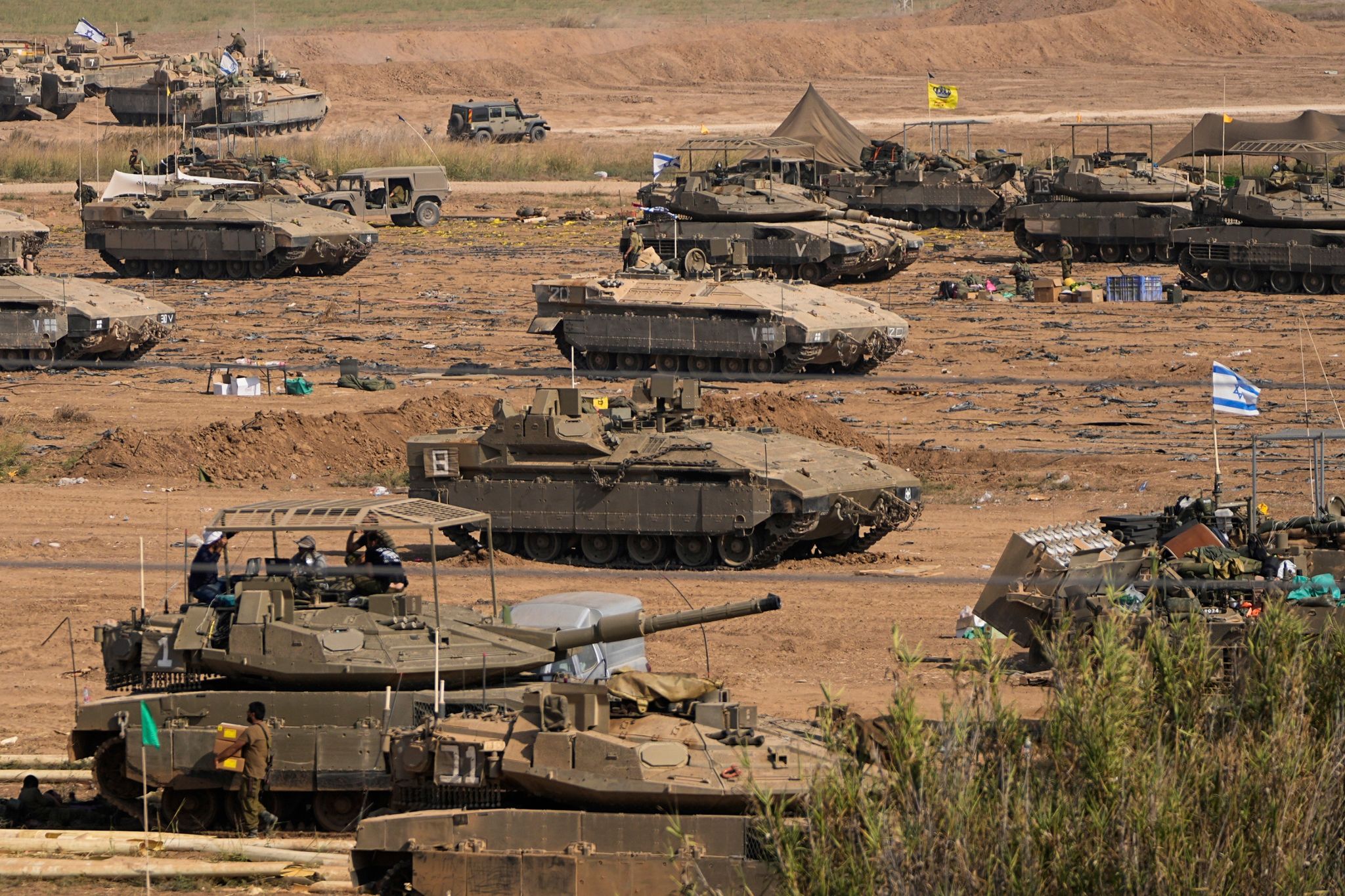 Israelische Soldaten Versammeln Sich Nahe Der Grenze Zum Gazastreifen Im Süden Israels.