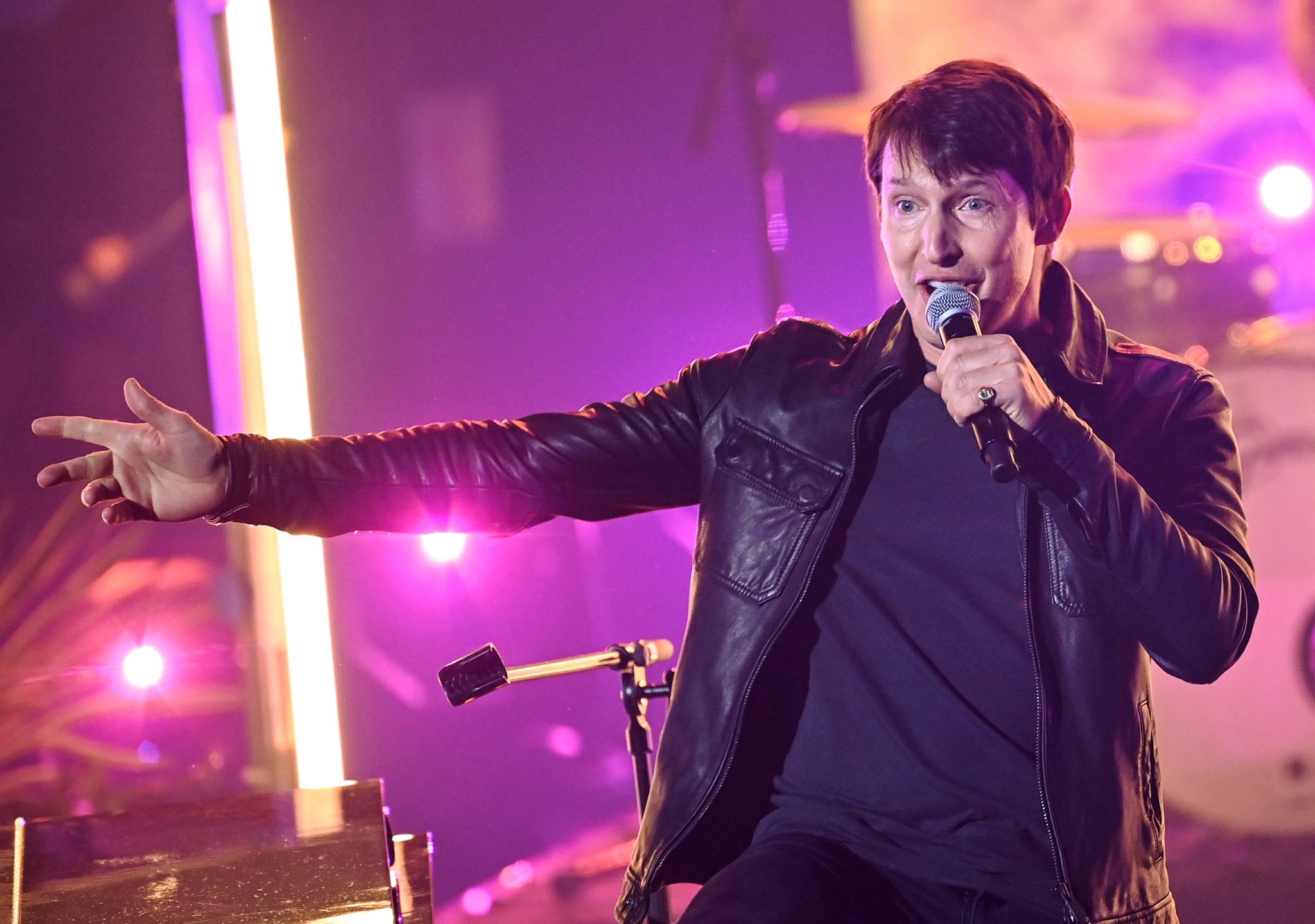 James Blunt Singt über Die Große Liebe Und Tiefen Schmerz