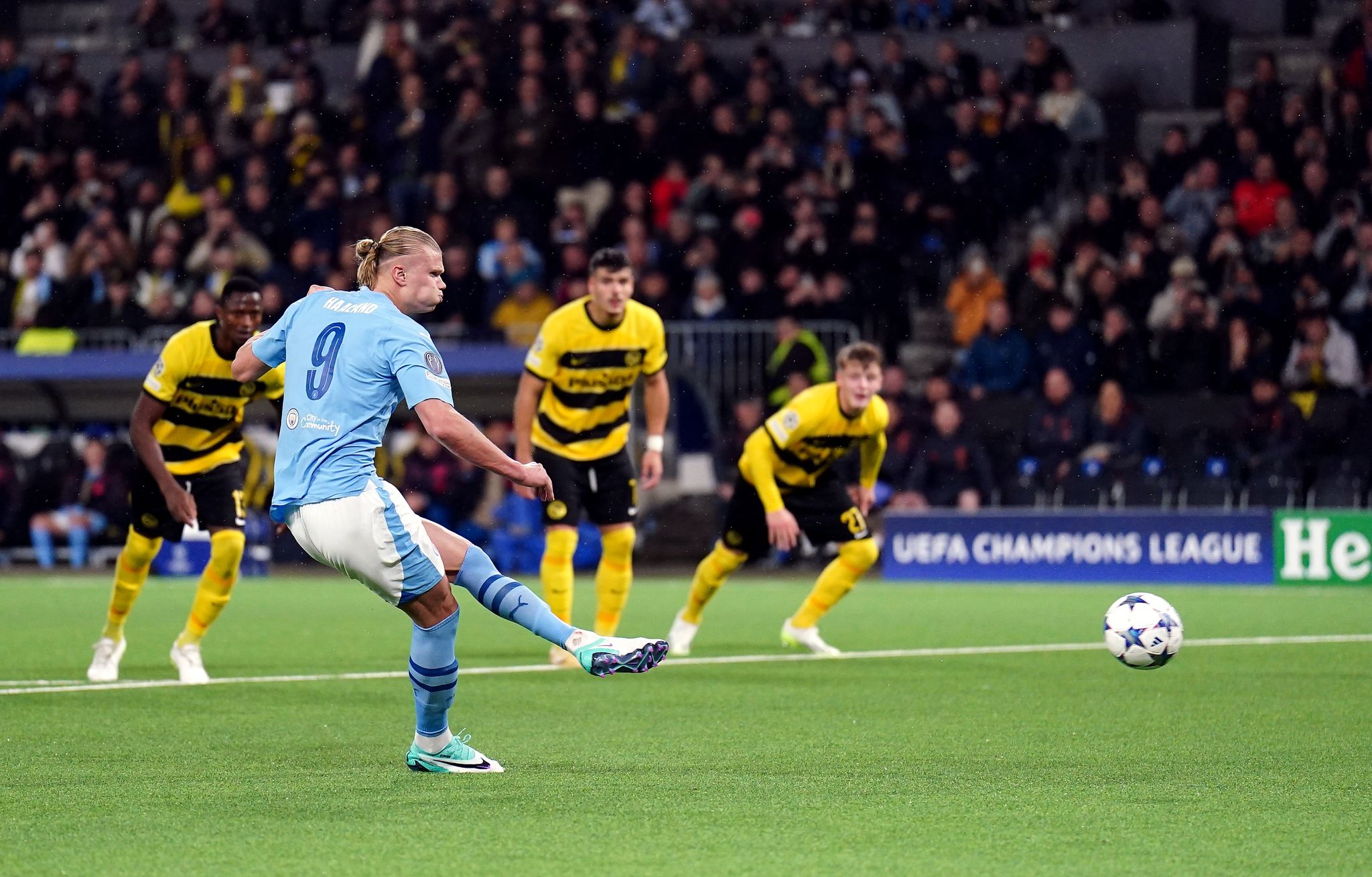 Ex-BVB-Torjäger Erling Haaland Brachte Titelverteidiger Manchester City In Bern Auf Die Siegerstraße.