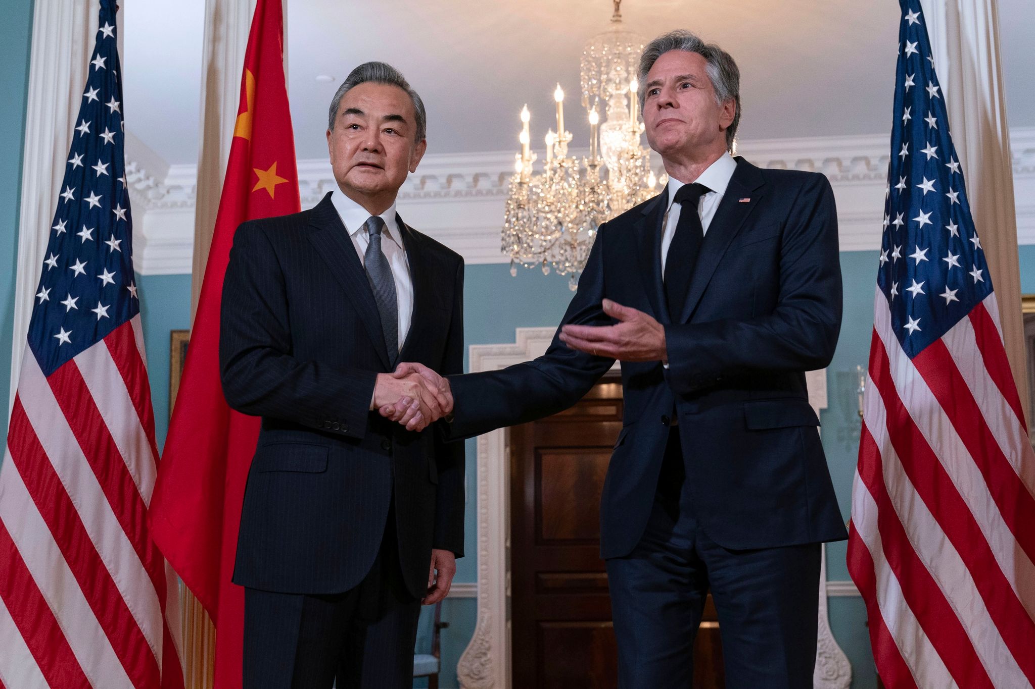 Chinas Außenminister Wang Yi Und US-Außenminister Antony Blinken Haben Sich In Washington Getroffen.