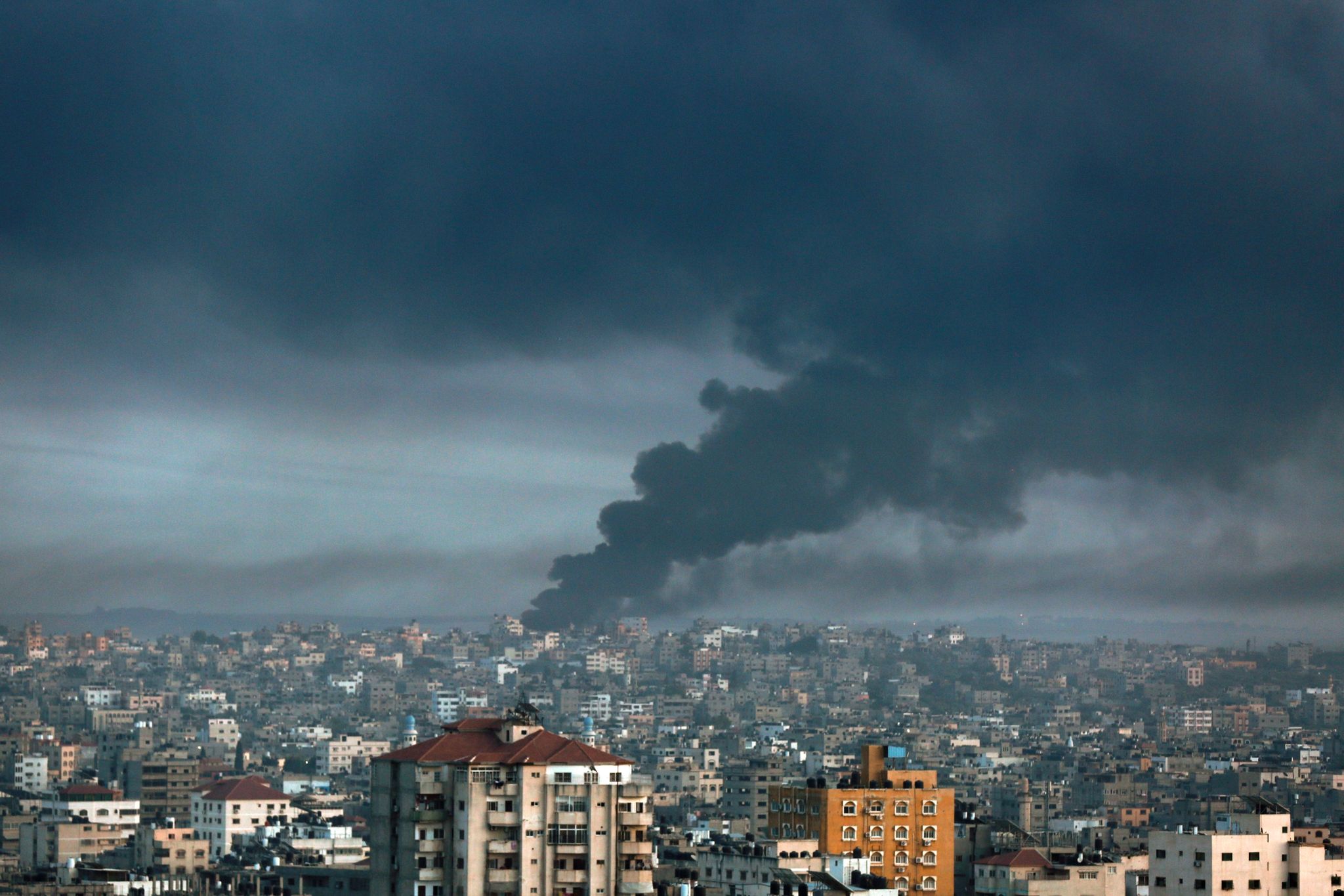 Rauch Steigt Nach Israelischen Luftangriffen Im Gazastreifen Auf. Der Konflikt Geht Jahre Zurück.