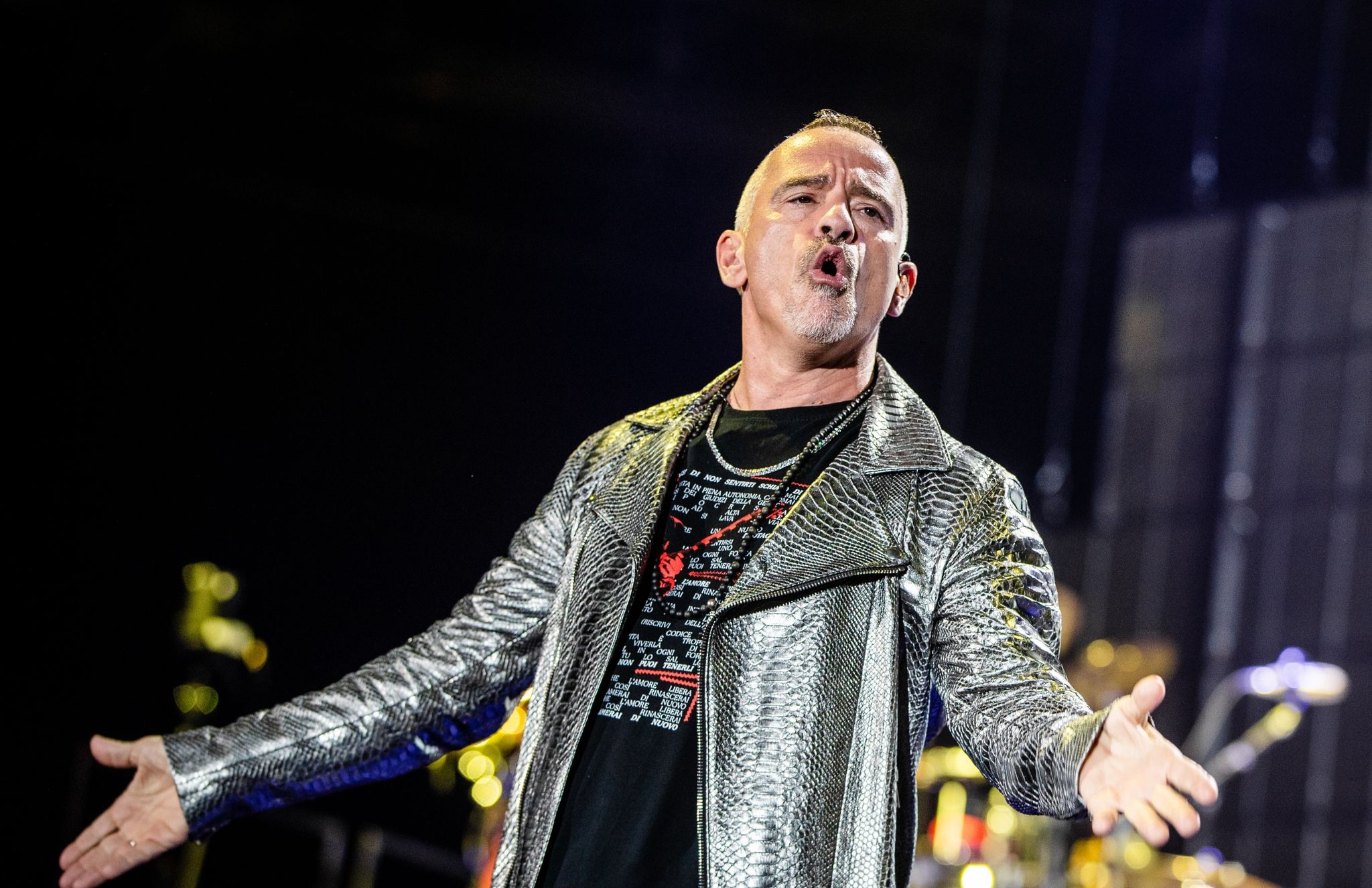 Der Italienische Sänger Eros Ramazzotti Ist Seit Jahrzehnten Erfolgreich.