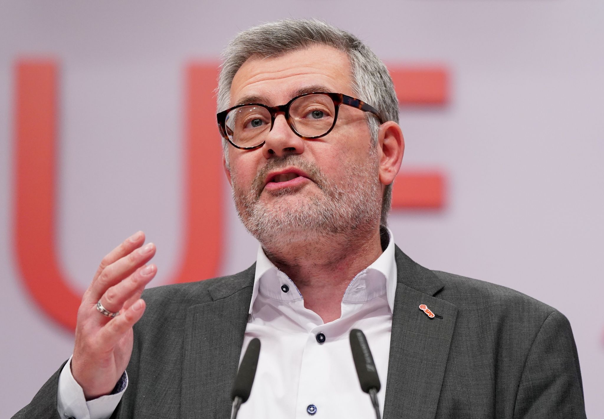 «Ich Erhoffe Mir Jetzt Nach Den Wahlen Zeichen Des Gemeinsamen Aufbruchs Und Des Anpackens», Sagt Der Polen-Beauftragte Der Bundesregierung, Dietmar Nietan.
