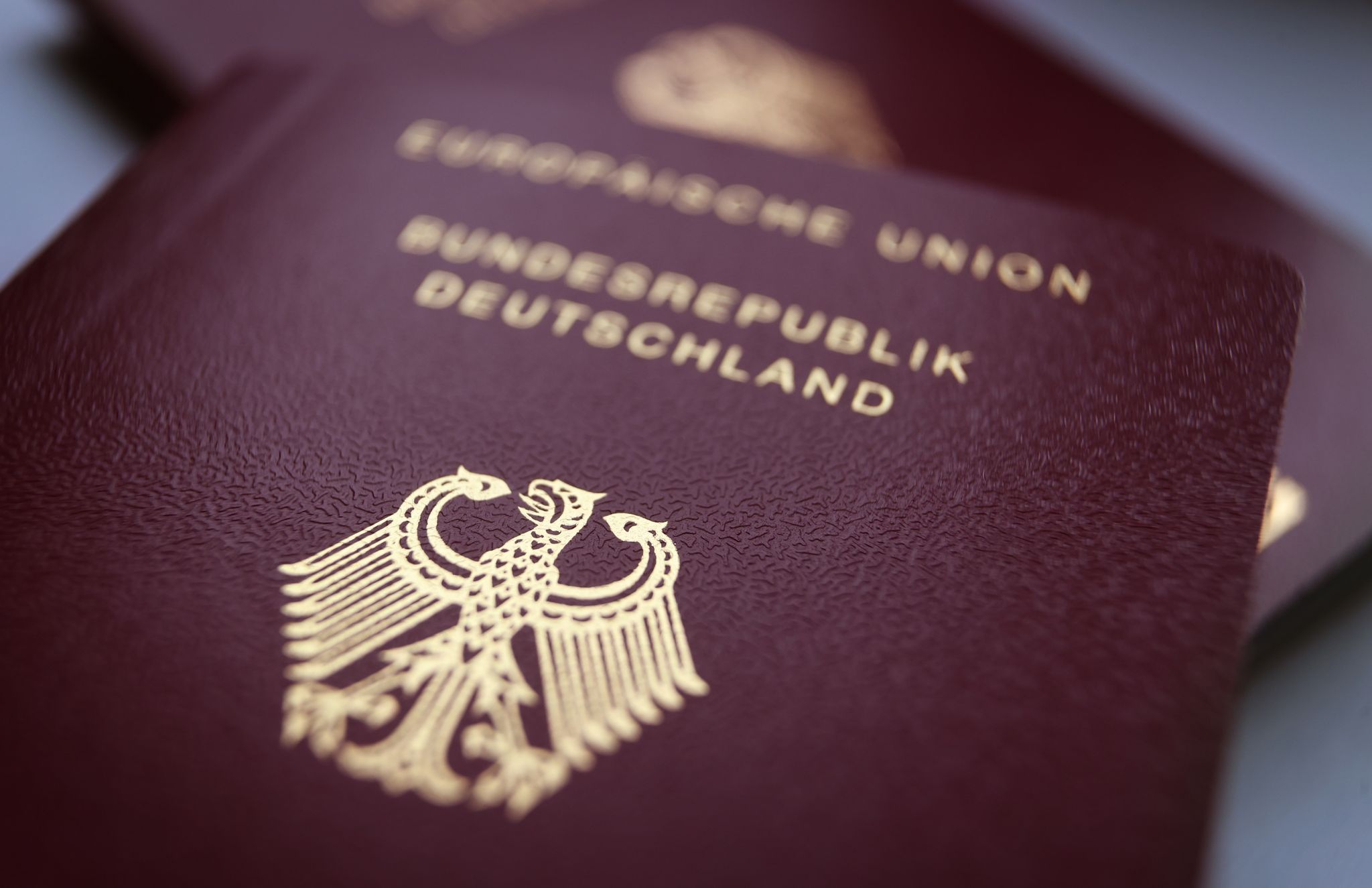 Langes Warten Auf Einen Reisepass-Abholtermin Soll Bald Passé Sein: Ausweisdokumente Können Dann An Einer Art Packstation Abgeholt Werden.