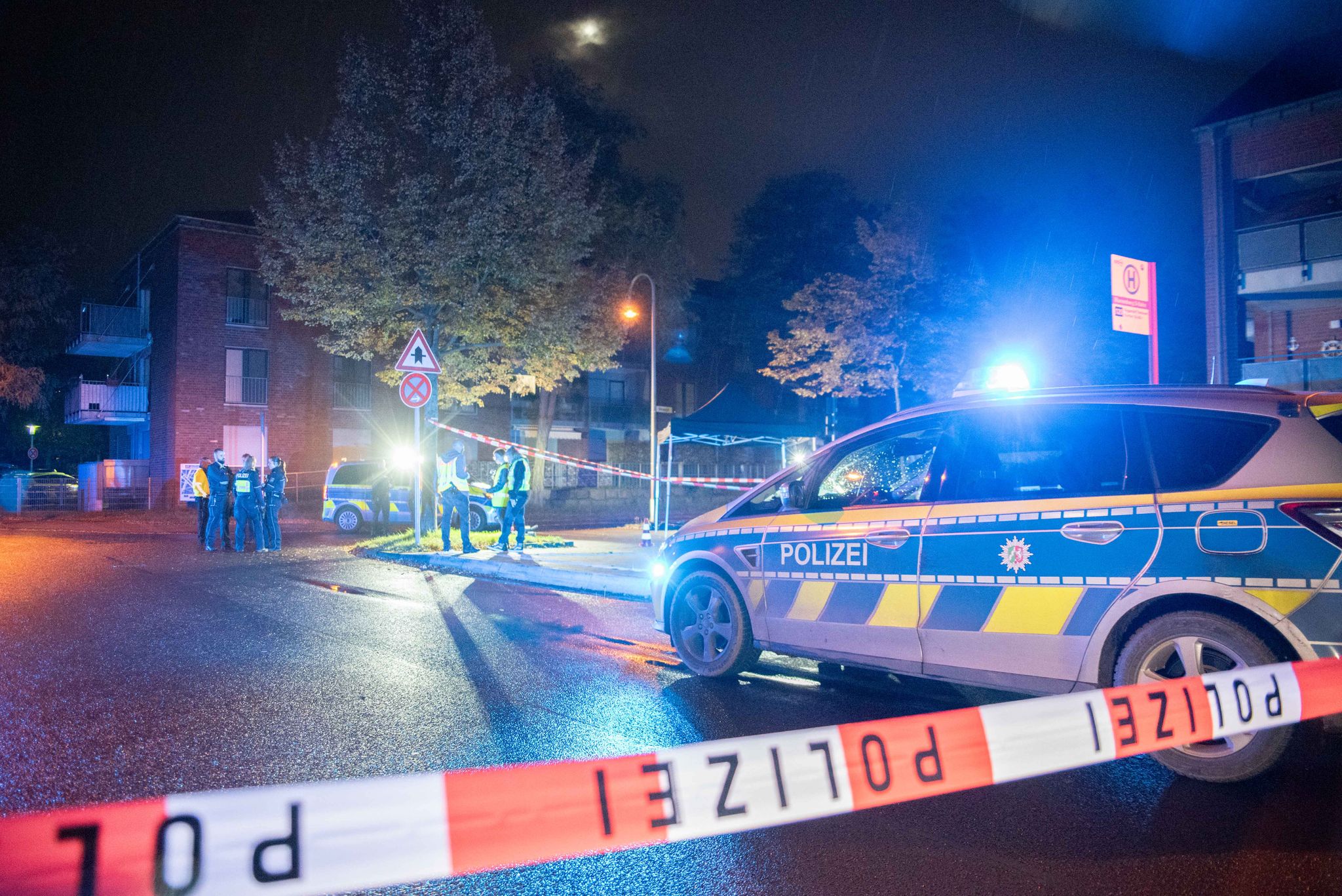 Warum Die Polizei In Köln Genau Auf Den Jugendlichen Schoss, Ist Bisher Unklar.