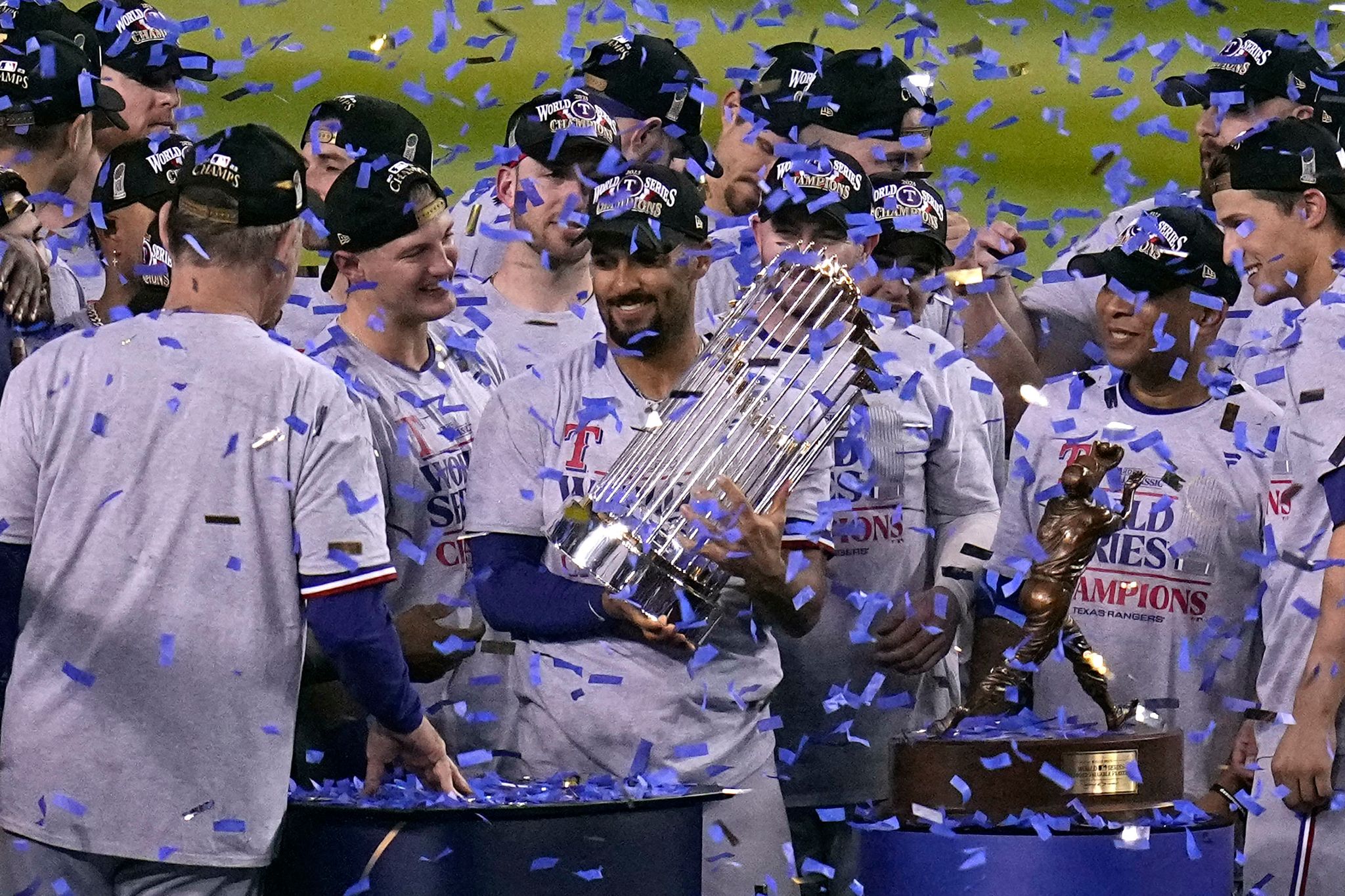 Für Die Texas Rangers Ist Es Der Erste Titel In Ihrer 63-jährigen Geschichte.