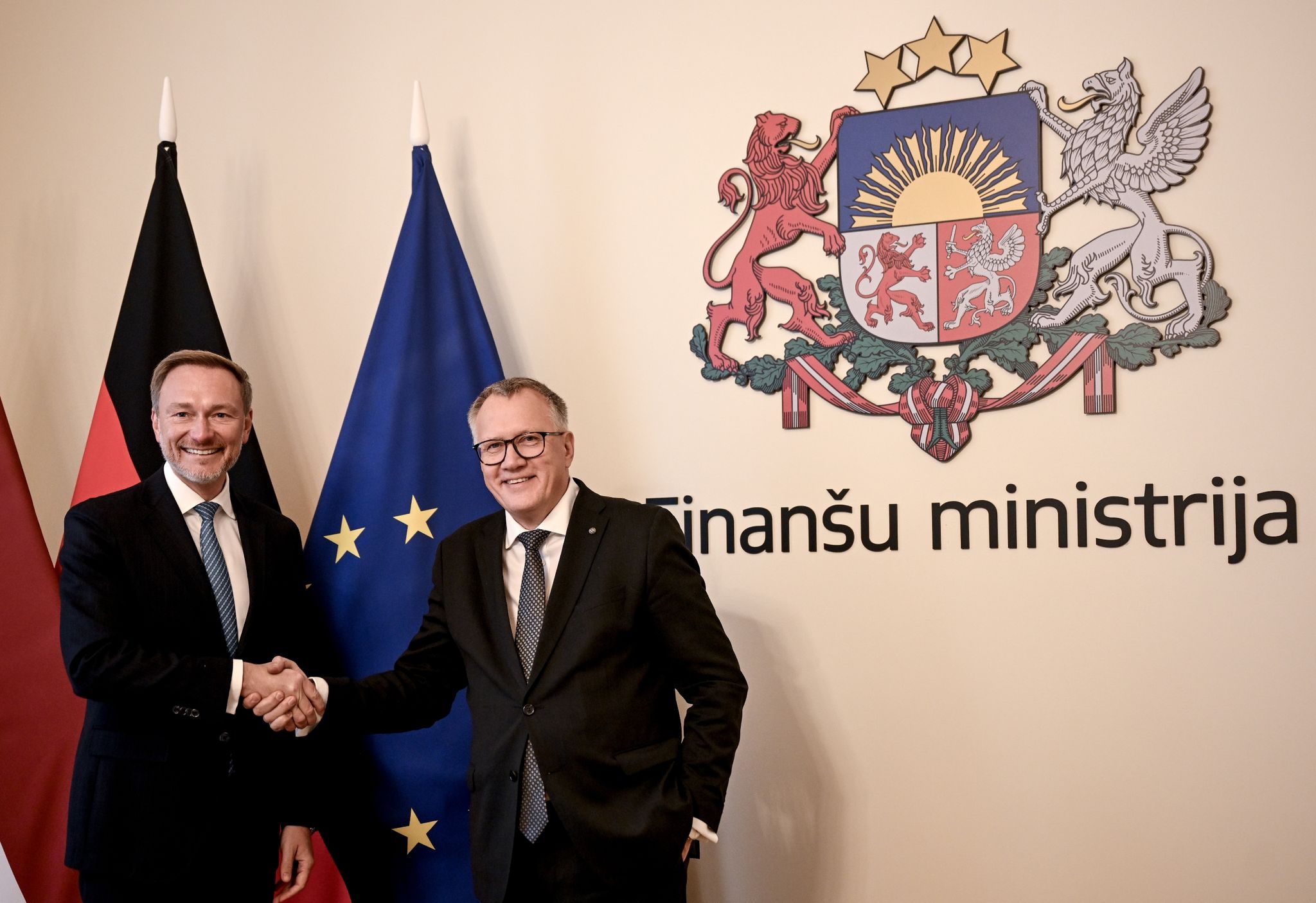 Bundesfinanzminister Christian Lindner Wird In Riga Von Seinem Lettischen Amtskollegen Arvils Aseradens (r) Empfangen.