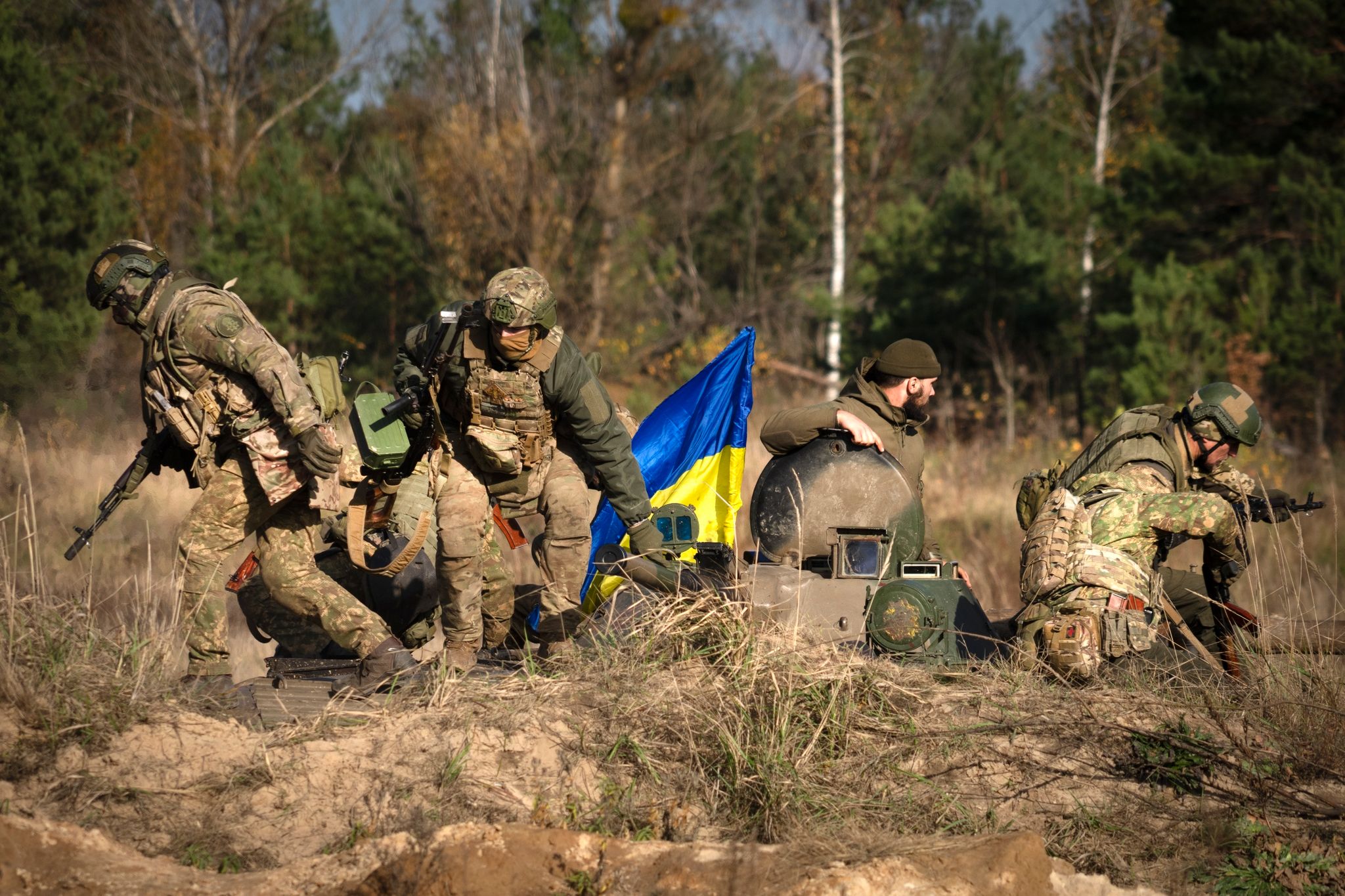 Besonders Im Osten Der Ukraine Halten Die Gefechte Weiter An.
