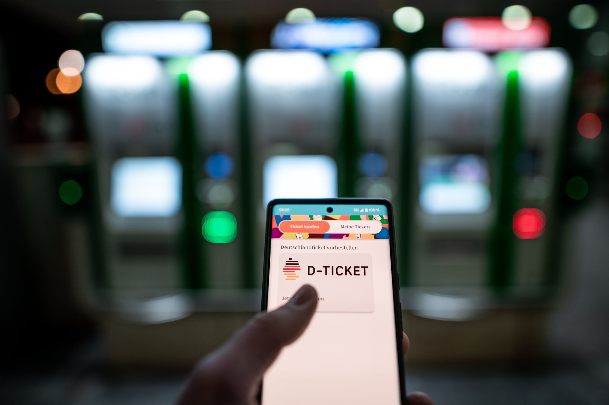 Im Streit Um Die Zukunft Des Deutschlandtickets Haben Sich Die Länder Zu Einer Fortsetzung Des Angebots Bekannt.