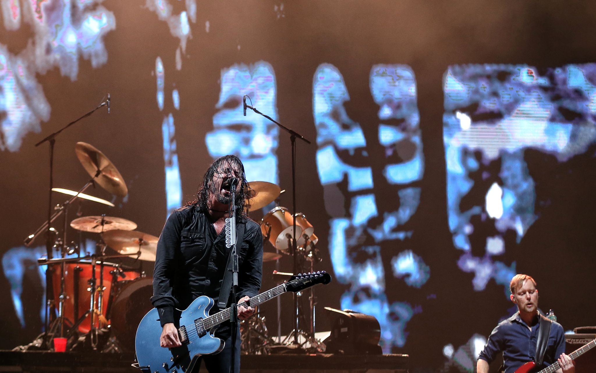 Die Band Foo Fighters Mit Frontmann Dave Grohl (l). Das Roskilde-Festival Hat Die US-Rockband Foo Fighters Für Einen Auftritt Im Kommenden Sommer Gewonnen.