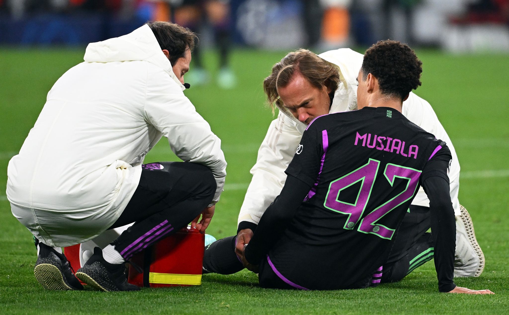 Jamal Musiala Wird Dem FC Bayern Und Dem DFB-Team Vorerst Fehlen.
