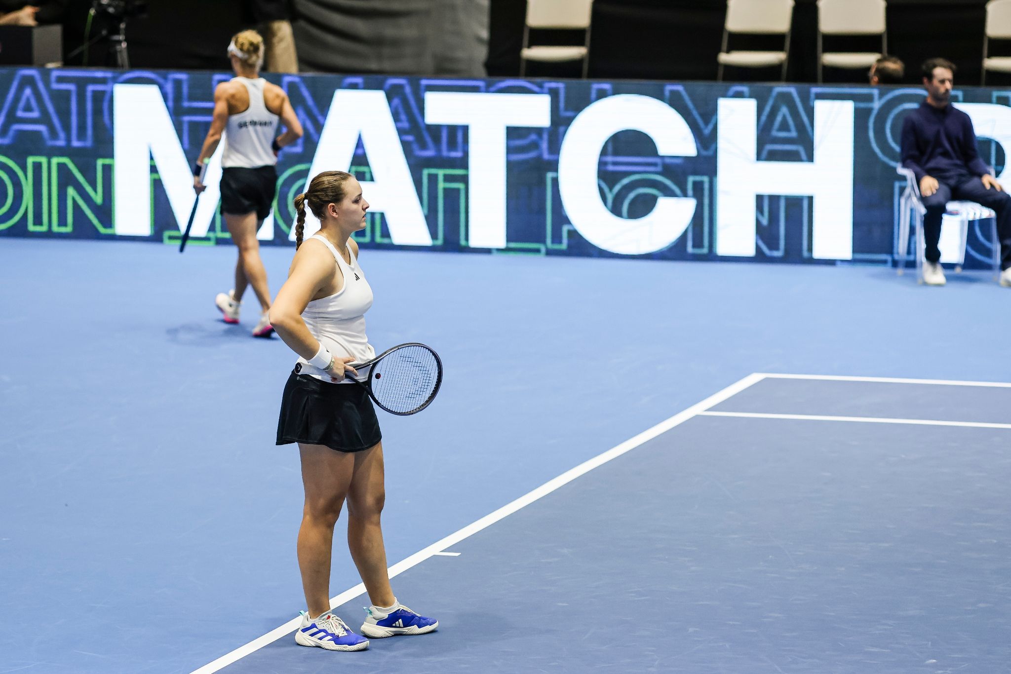 Das Deutsche Team Um Jule Niemeier (vorne) Und Laura Siegemund Musste Sich Auch Frankreich Mit 0:3 Geschlagen Geben.