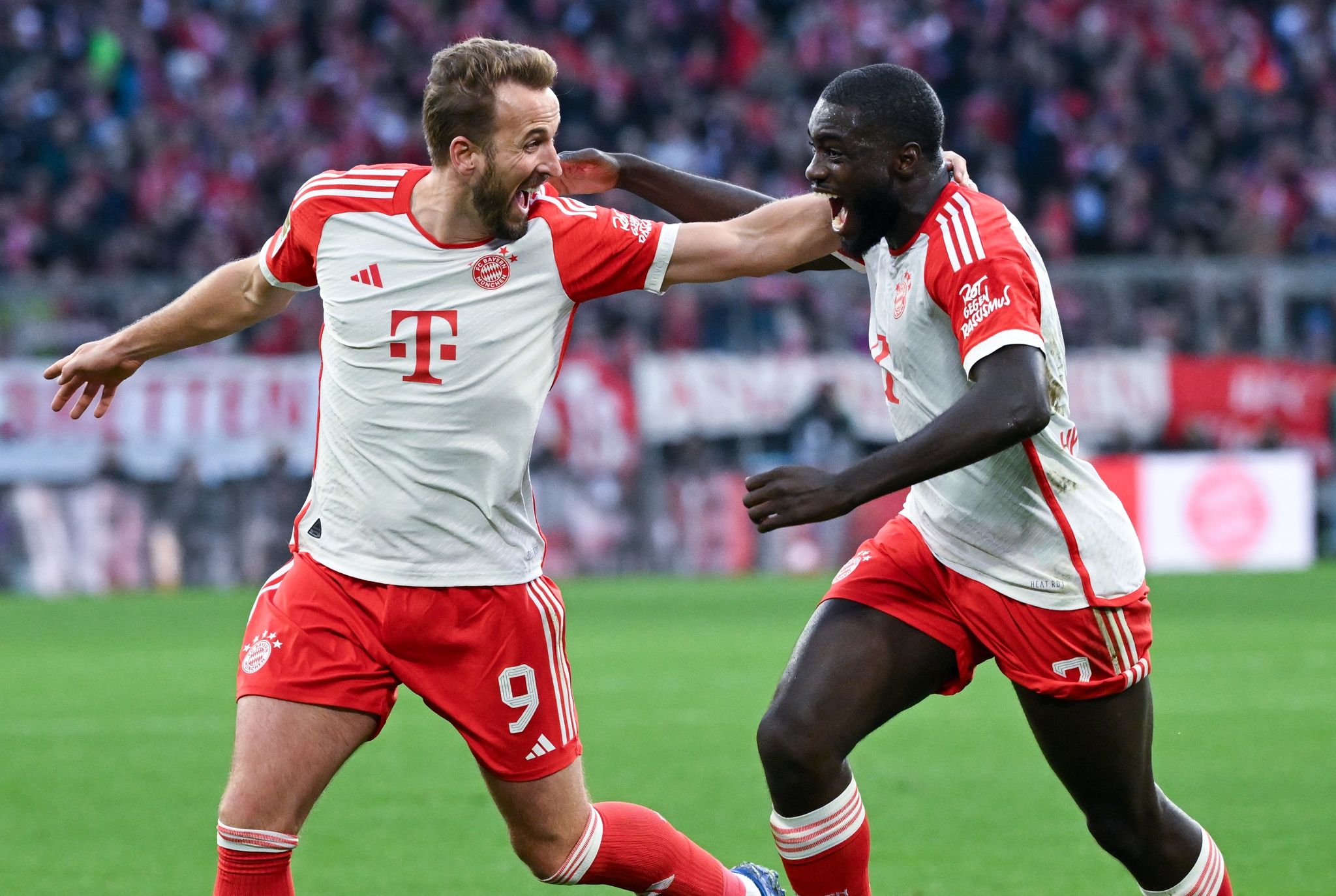 Bewies Einmal Mehr Seine Torjäger-Qualitäten: Bayerns Harry Kane (l).