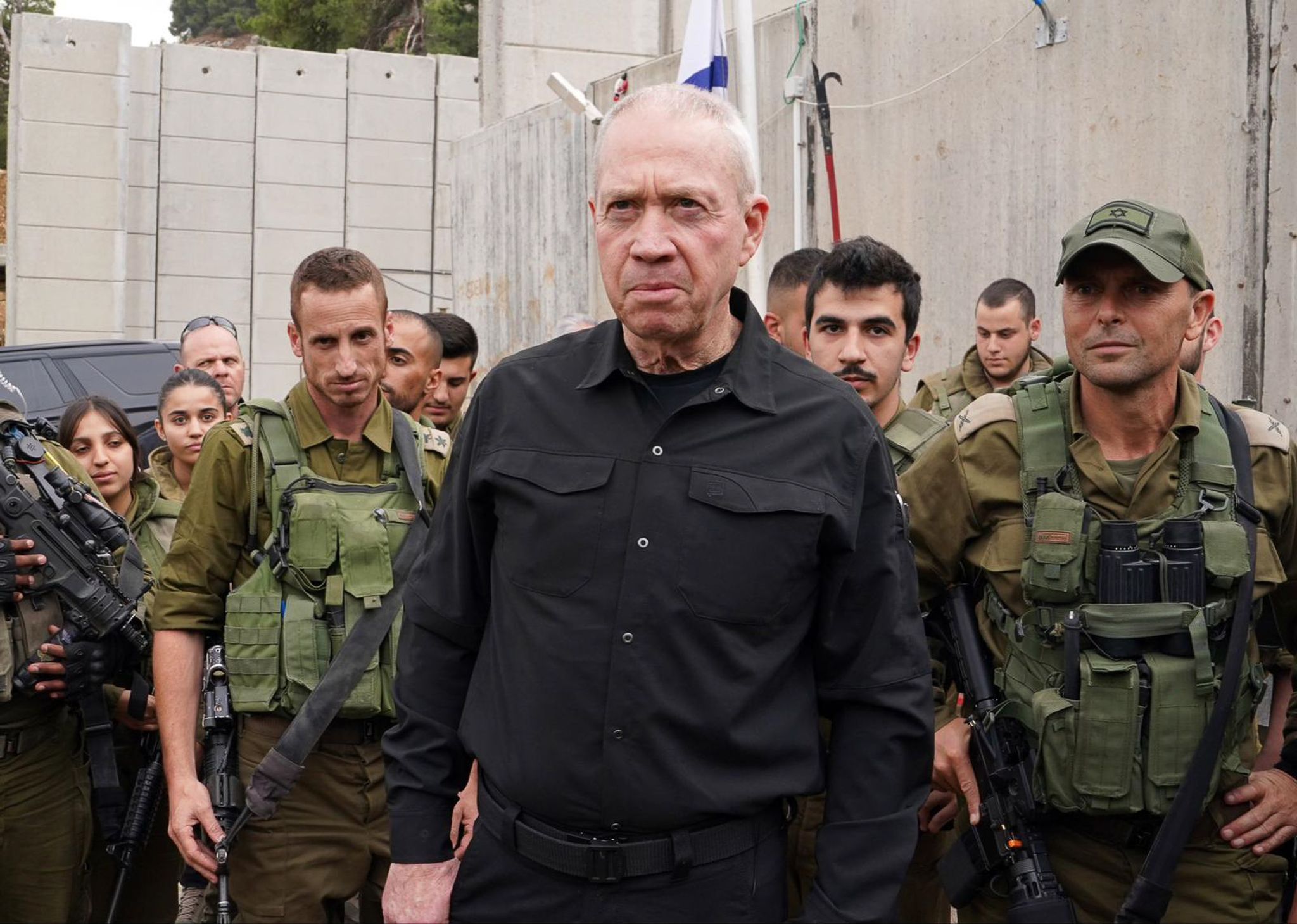 Der Israelische Verteidigungsminister Joav Galant Warnt Die Hisbollah.