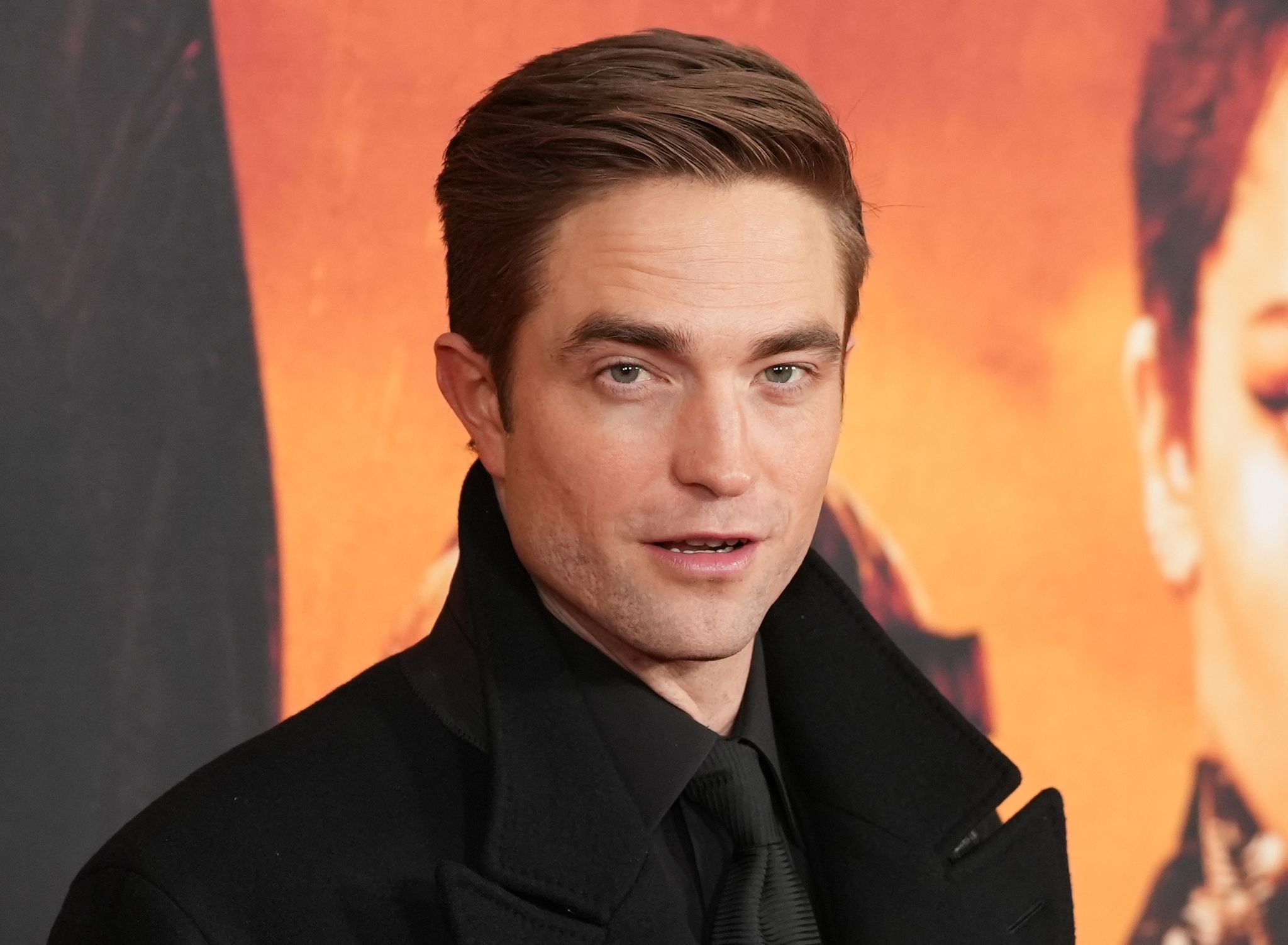 Früher Genügsam In Sachen Möbel - Heute Gefragter Interviewpartner Für Ein Nobel-Architekturmagazin: Schauspieler Robert Pattinson.