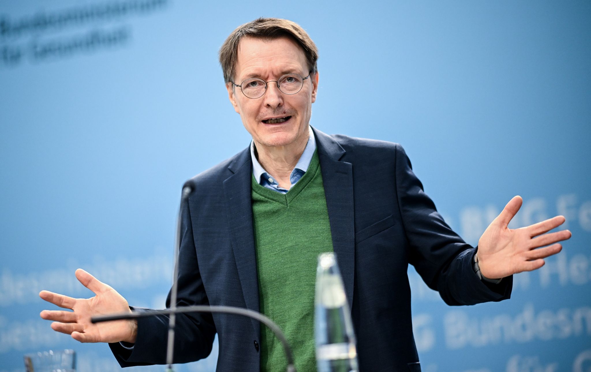 Bundesgesundheitsminister Karl Lauterbach äußert Sich Zum Thema Cannabis-Legalisierung.
